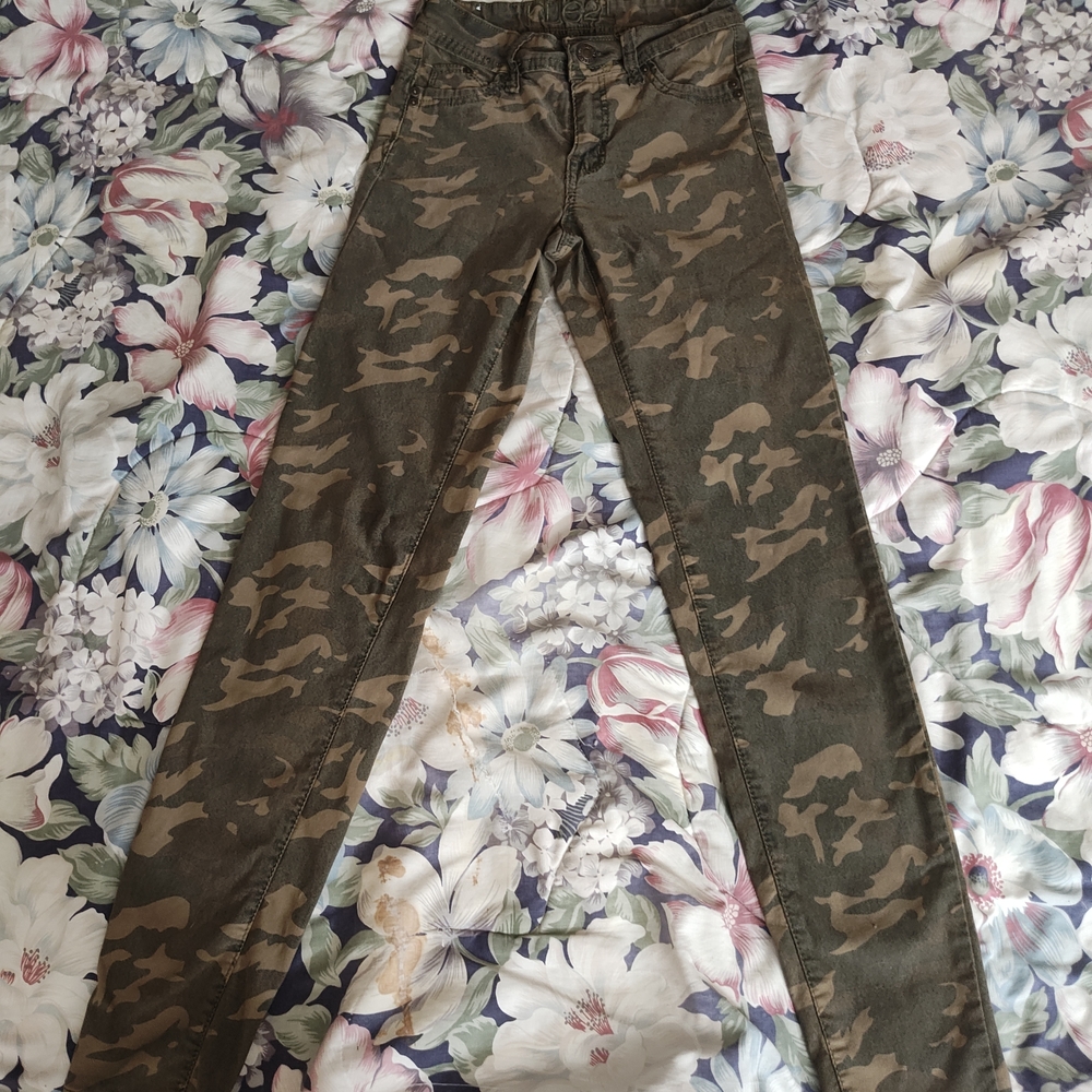 Rue 21 Camouflage Skinny Jeans - Picture 3 of 4
